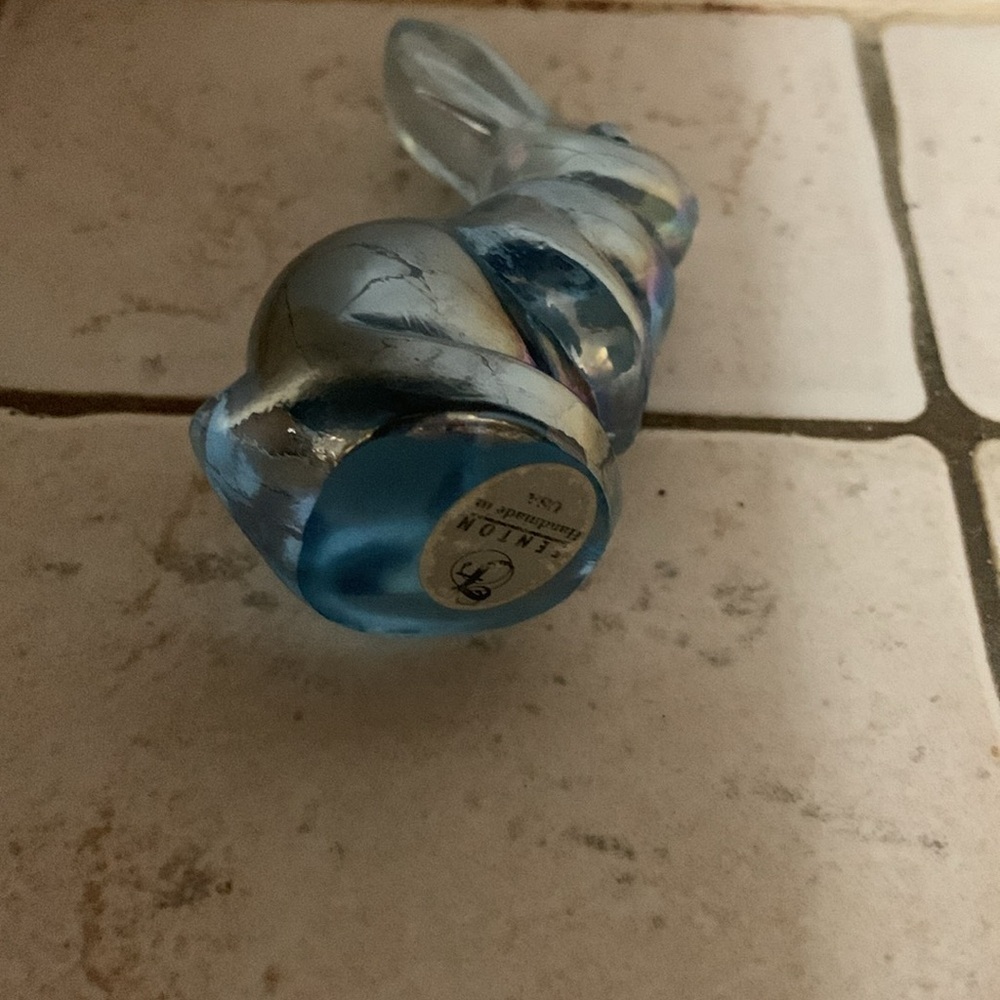 Fenton Iridescent Blue Carnival Glass Bunny - Picture 4 of 5